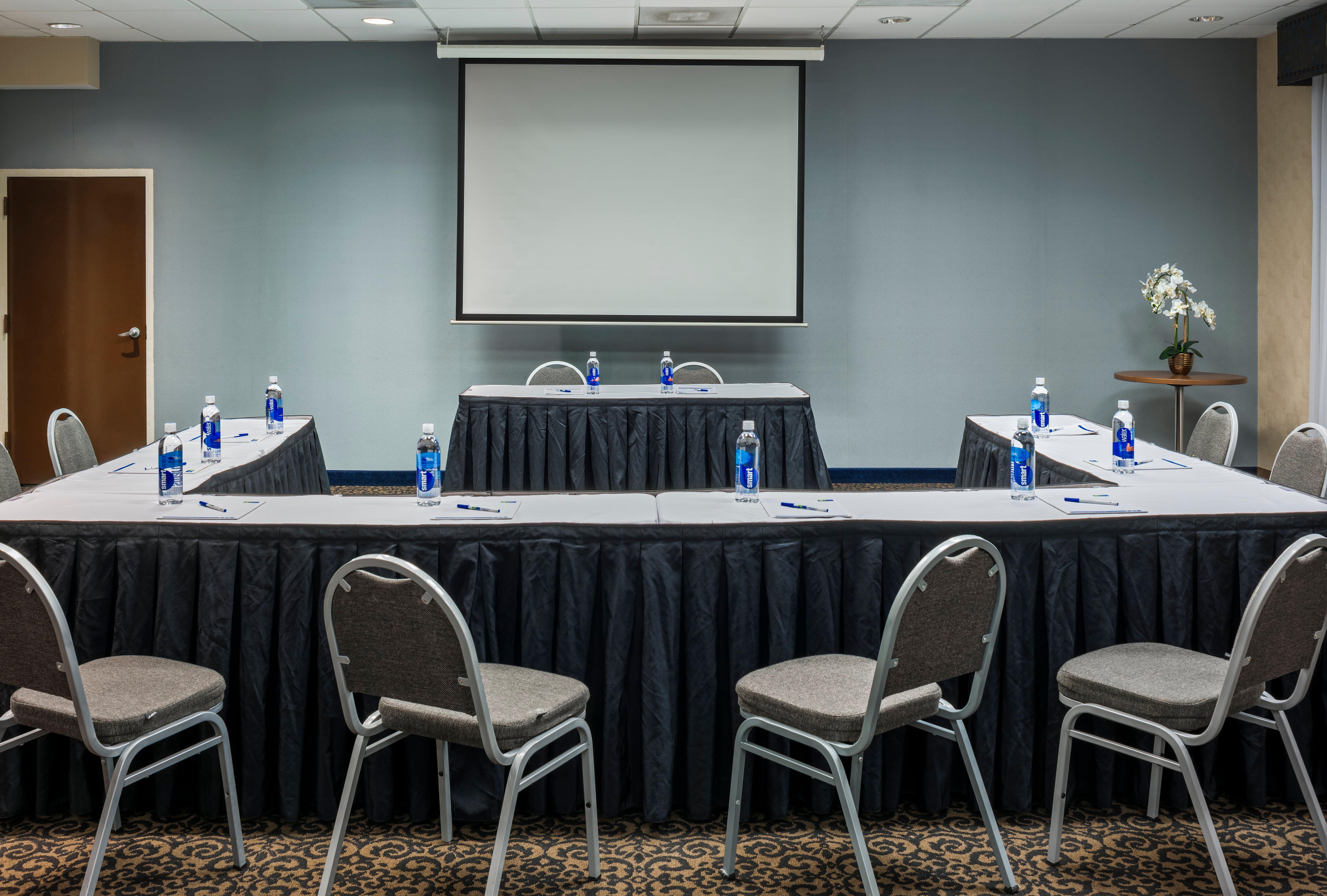 Holiday Inn Express & Suites Laurel Lakes By Ihg Eksteriør billede