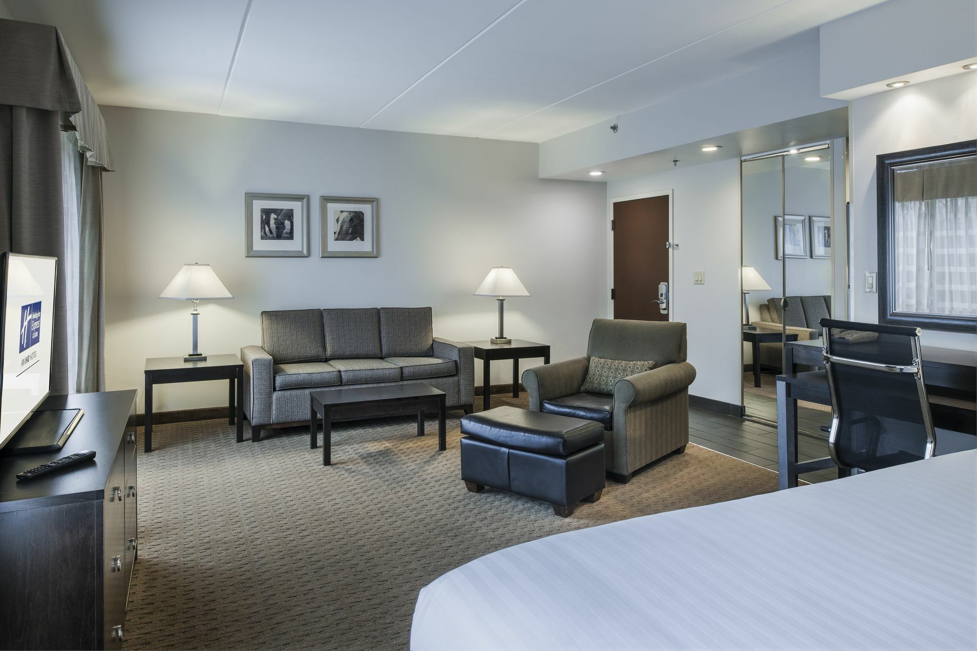 Holiday Inn Express & Suites Laurel Lakes By Ihg Eksteriør billede